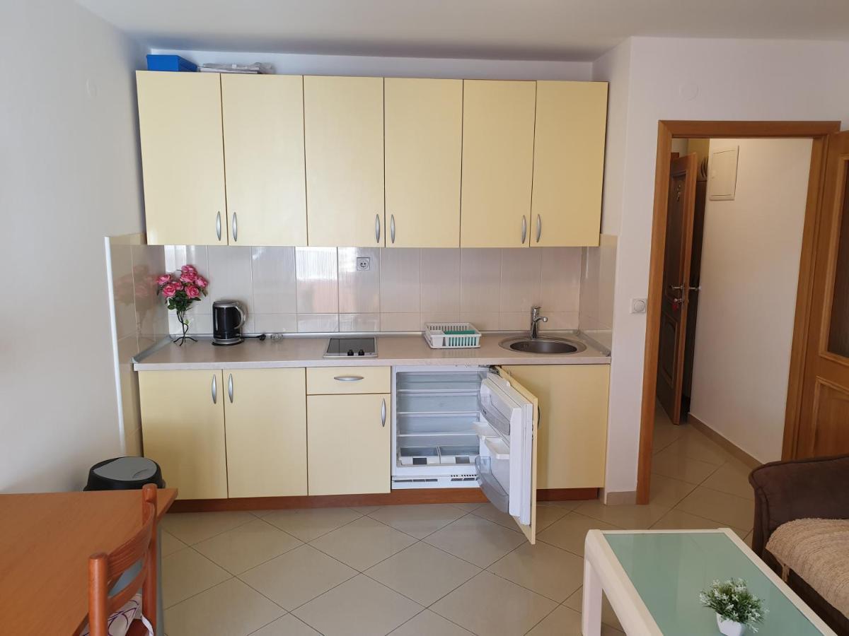Apartments Knezovic Gradac (Split-Dalmatia) Exterior foto