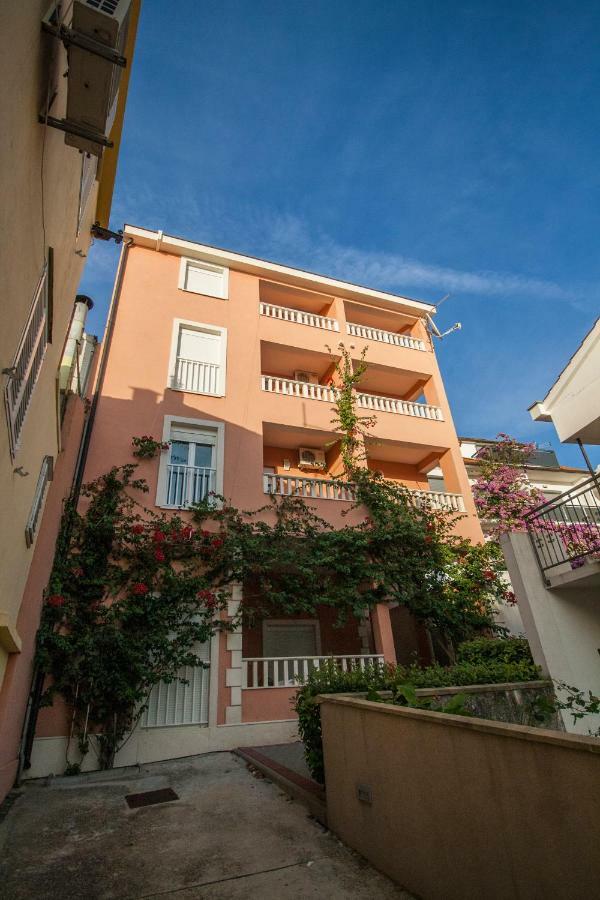 Apartments Knezovic Gradac (Split-Dalmatia) Exterior foto