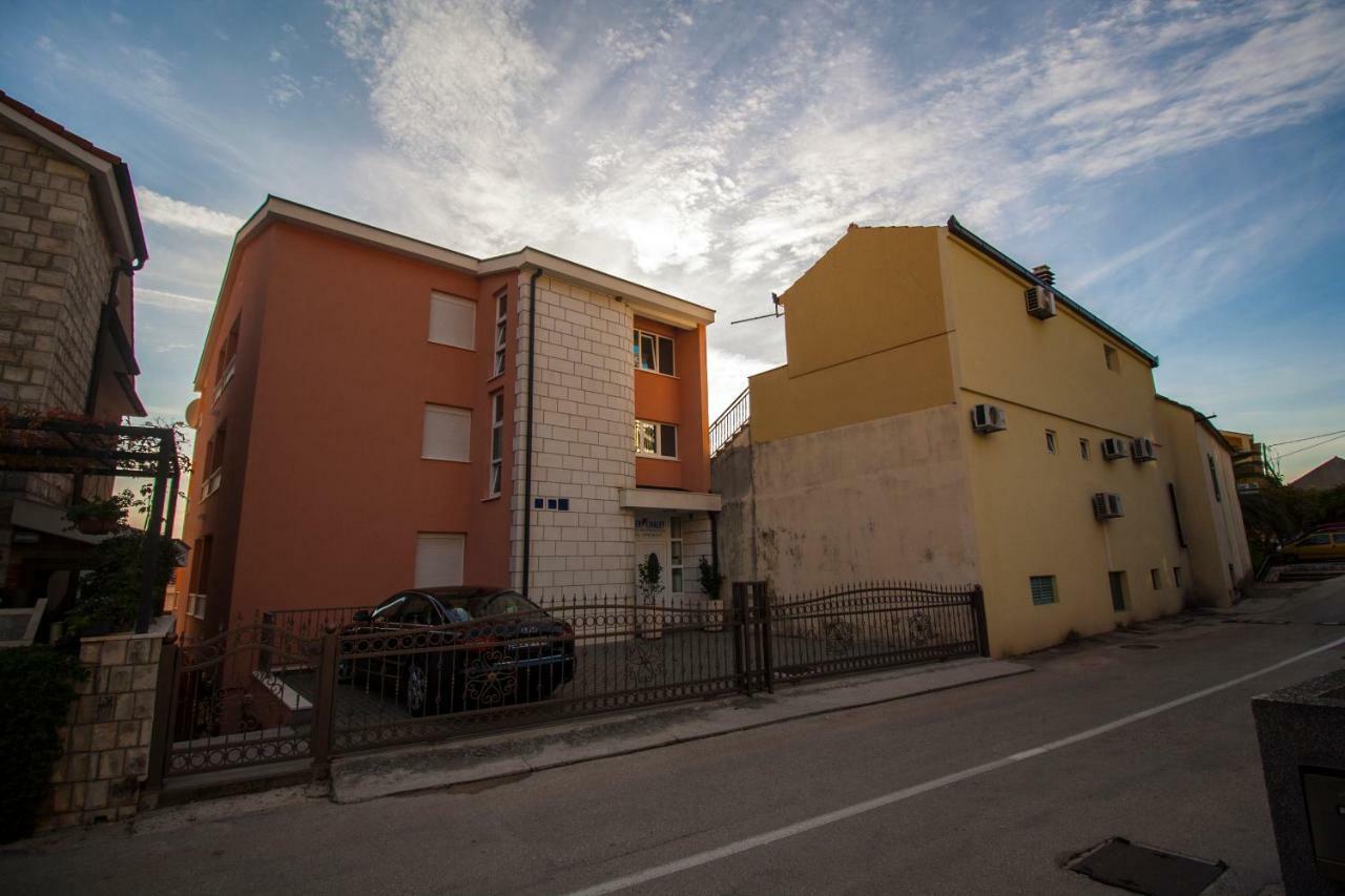 Apartments Knezovic Gradac (Split-Dalmatia) Exterior foto