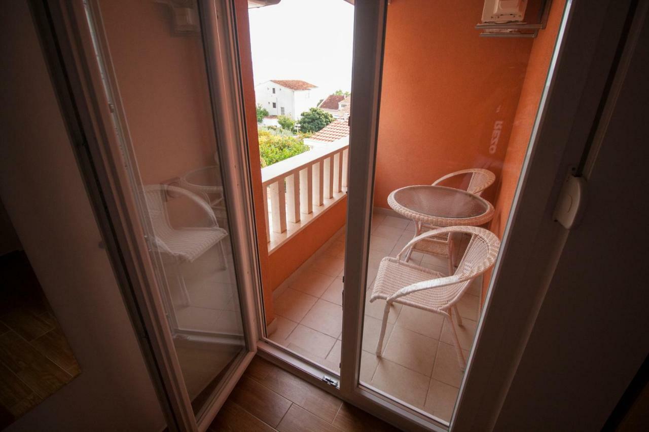 Apartments Knezovic Gradac (Split-Dalmatia) Exterior foto