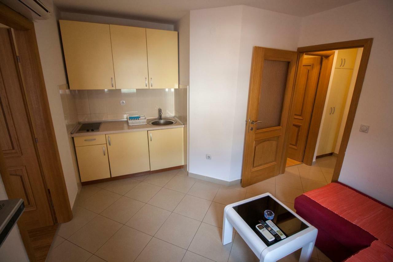 Apartments Knezovic Gradac (Split-Dalmatia) Exterior foto