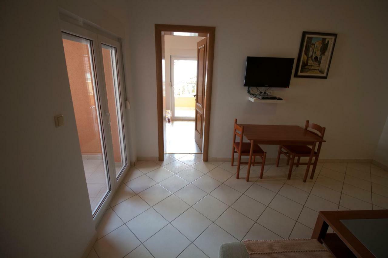 Apartments Knezovic Gradac (Split-Dalmatia) Exterior foto