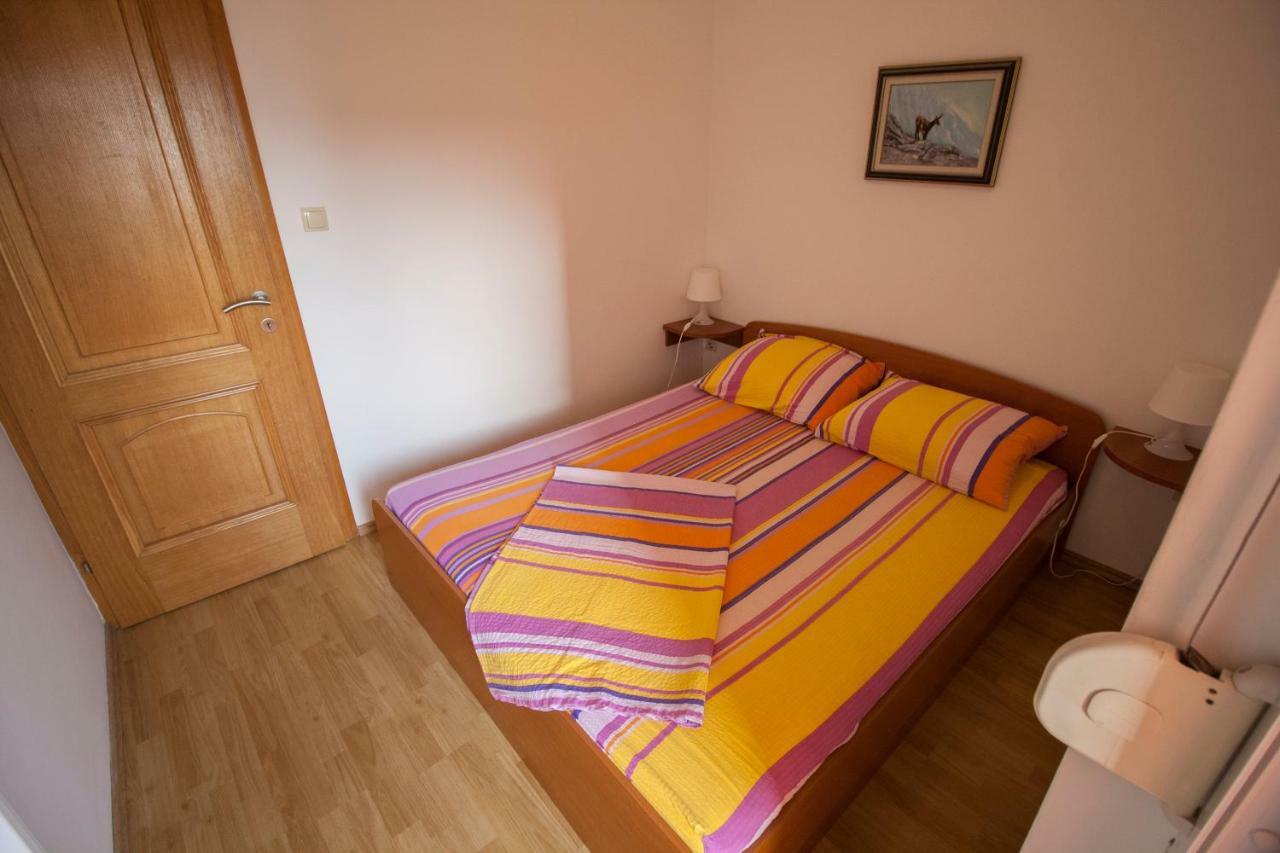 Apartments Knezovic Gradac (Split-Dalmatia) Exterior foto
