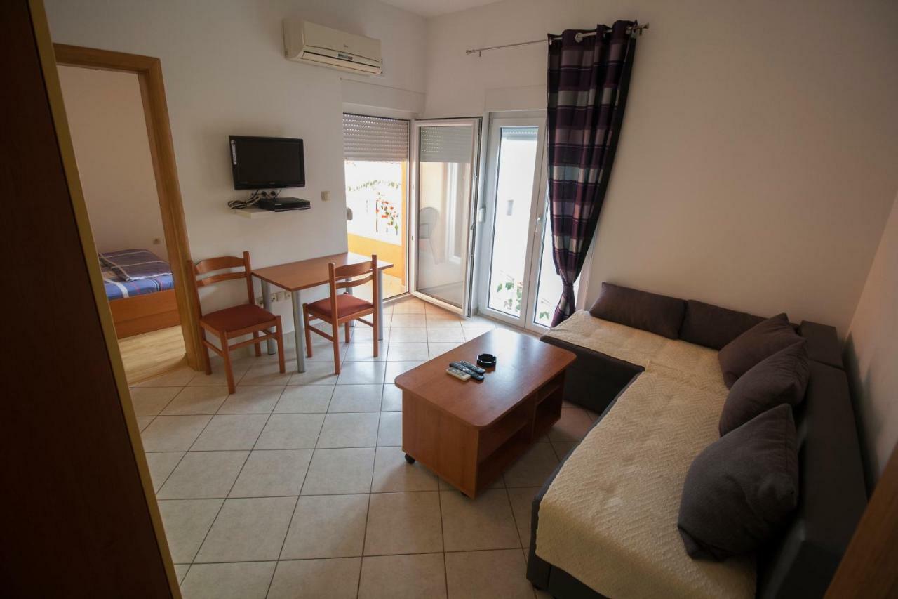 Apartments Knezovic Gradac (Split-Dalmatia) Exterior foto