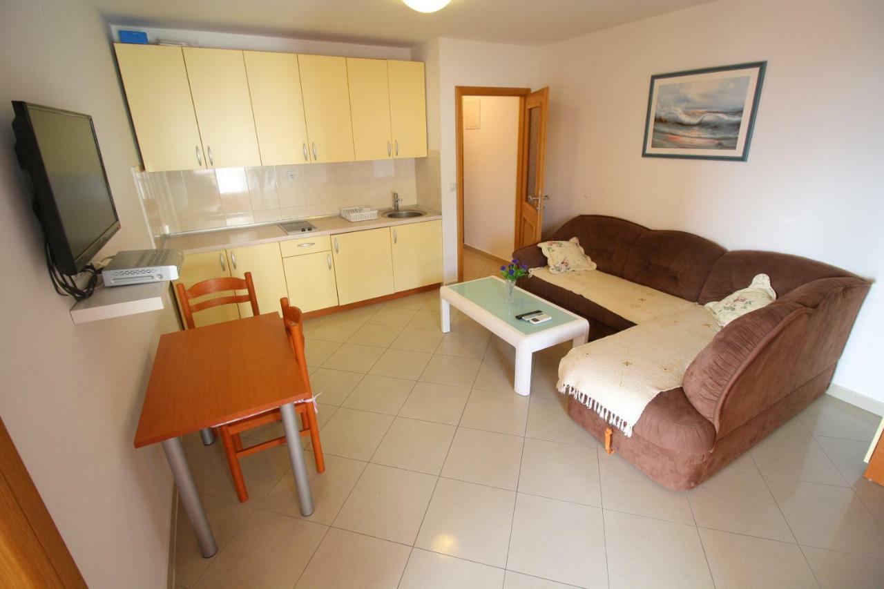 Apartments Knezovic Gradac (Split-Dalmatia) Exterior foto