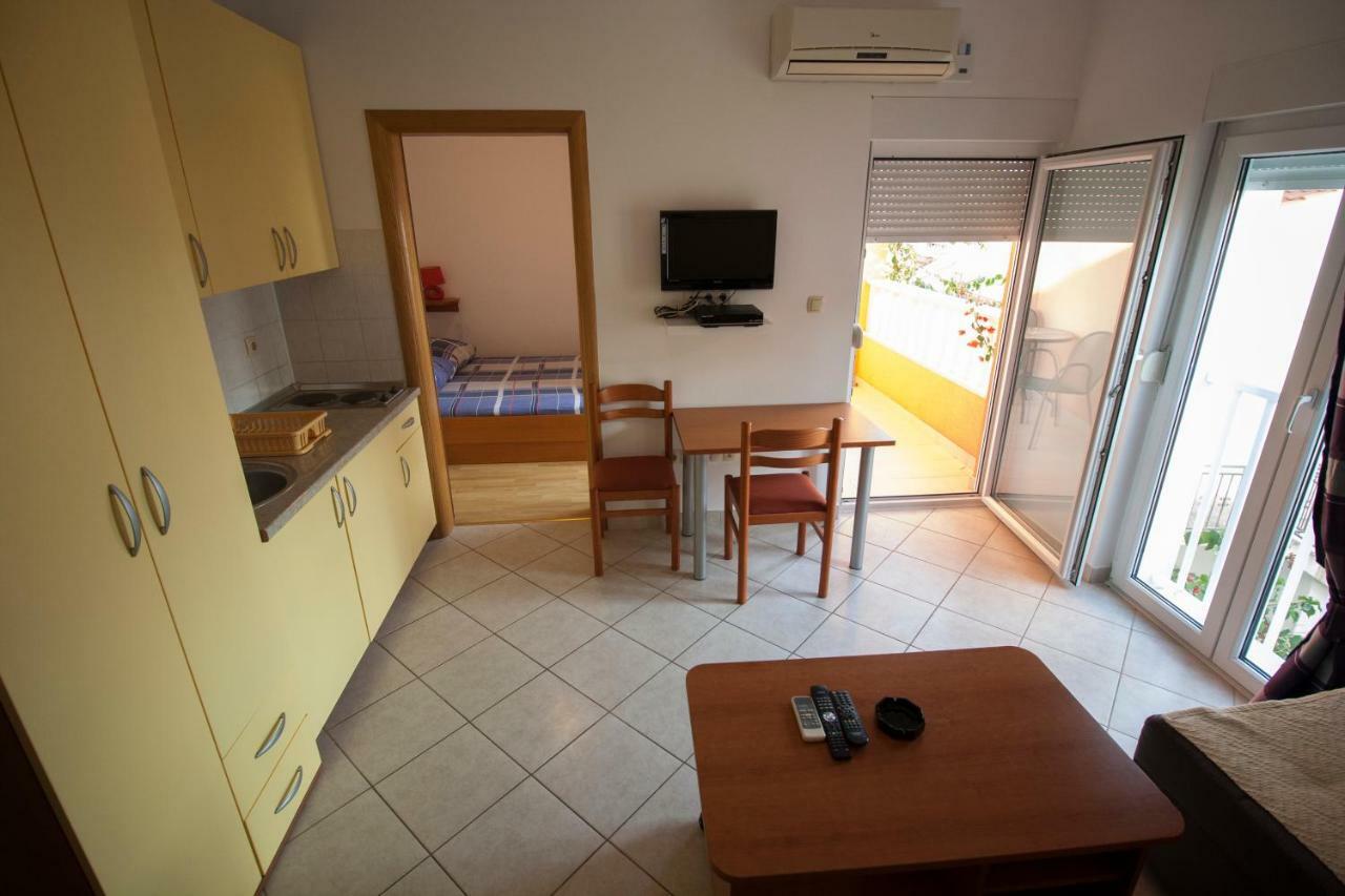 Apartments Knezovic Gradac (Split-Dalmatia) Exterior foto