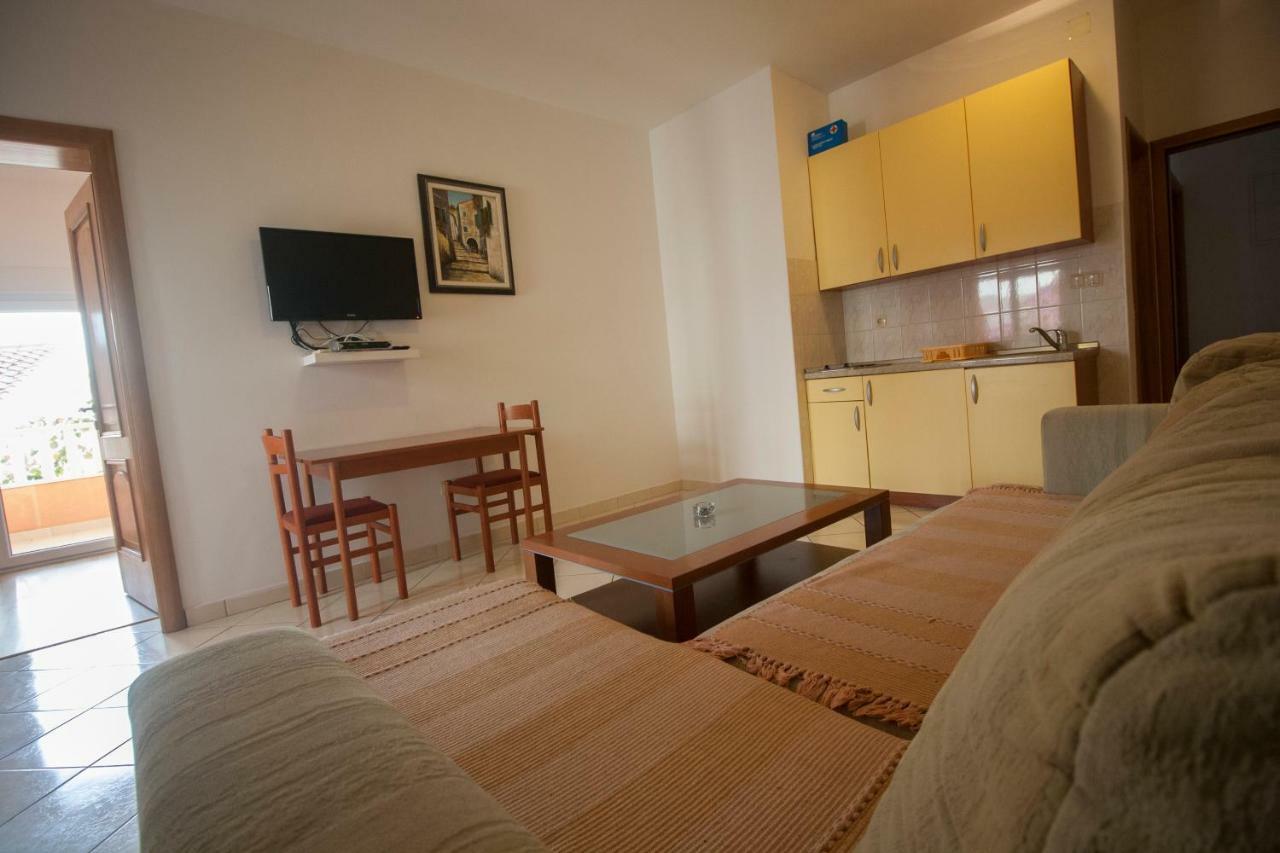 Apartments Knezovic Gradac (Split-Dalmatia) Exterior foto