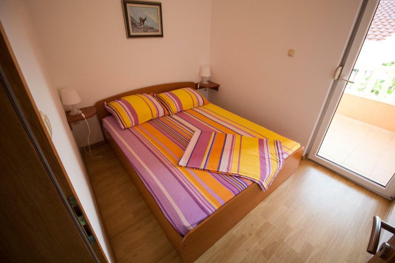 Apartments Knezovic Gradac (Split-Dalmatia) Exterior foto