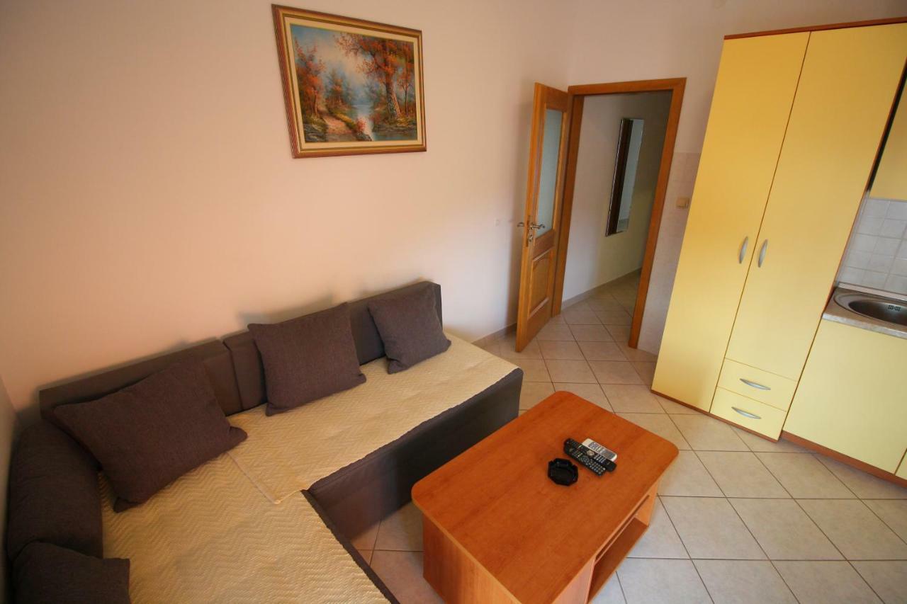 Apartments Knezovic Gradac (Split-Dalmatia) Exterior foto