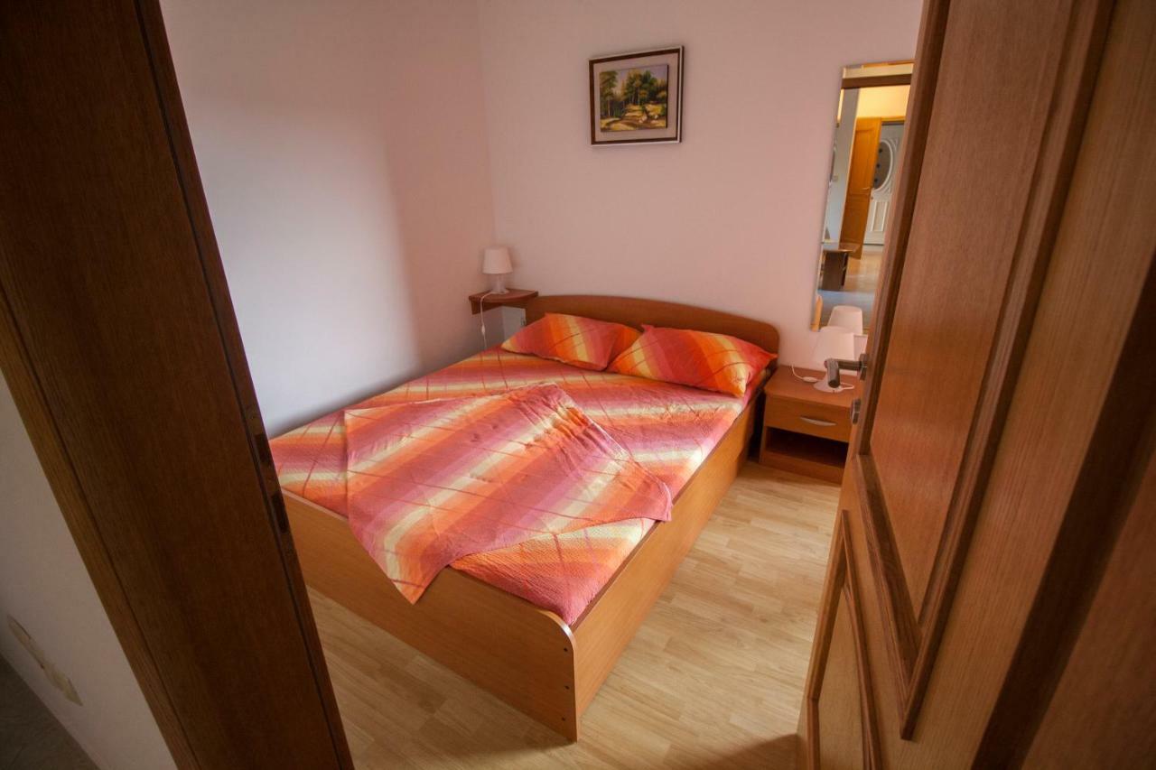 Apartments Knezovic Gradac (Split-Dalmatia) Exterior foto