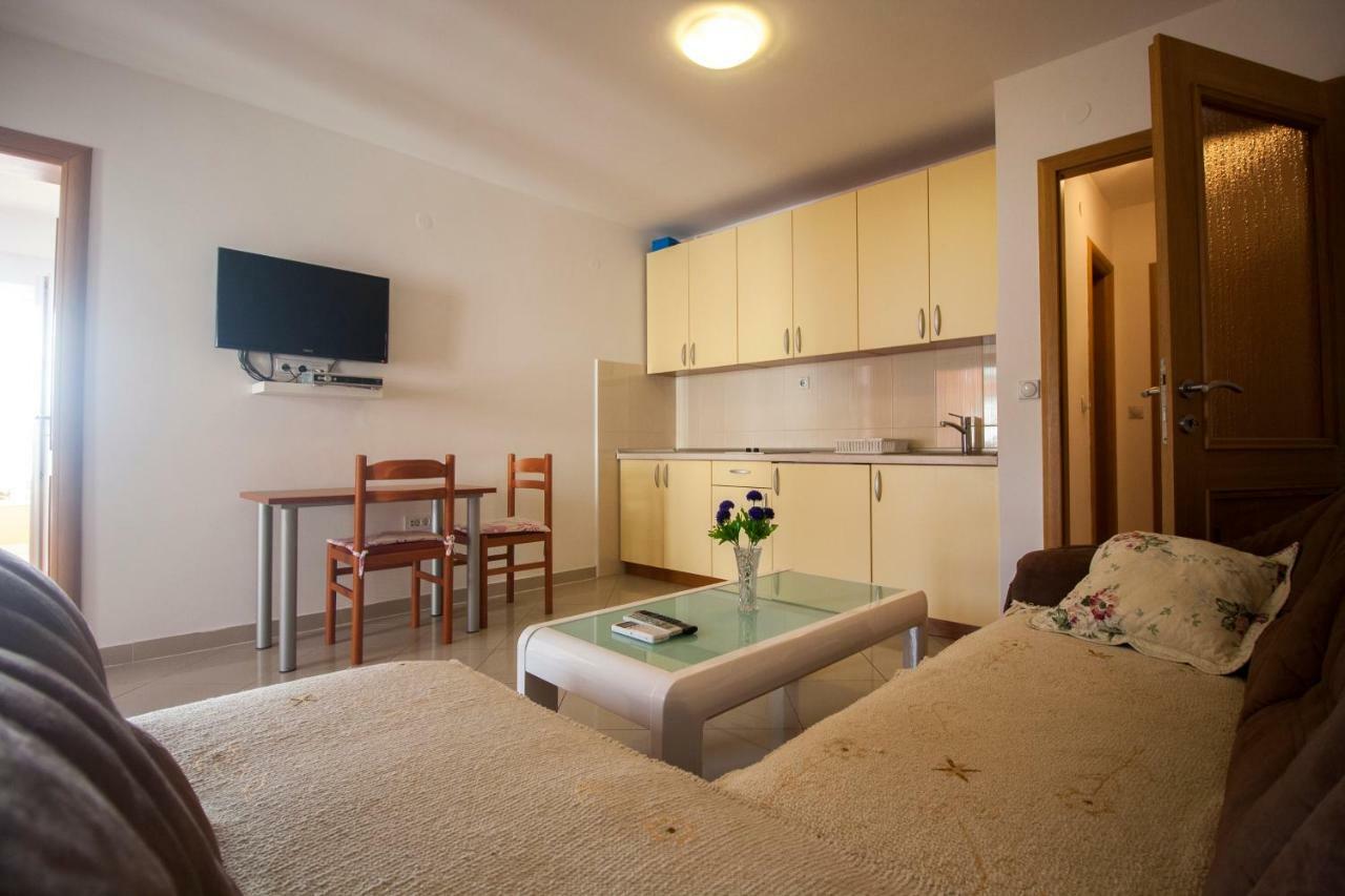 Apartments Knezovic Gradac (Split-Dalmatia) Exterior foto