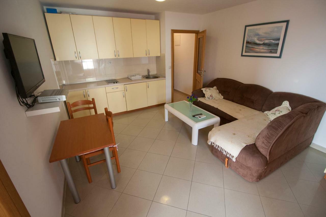 Apartments Knezovic Gradac (Split-Dalmatia) Exterior foto