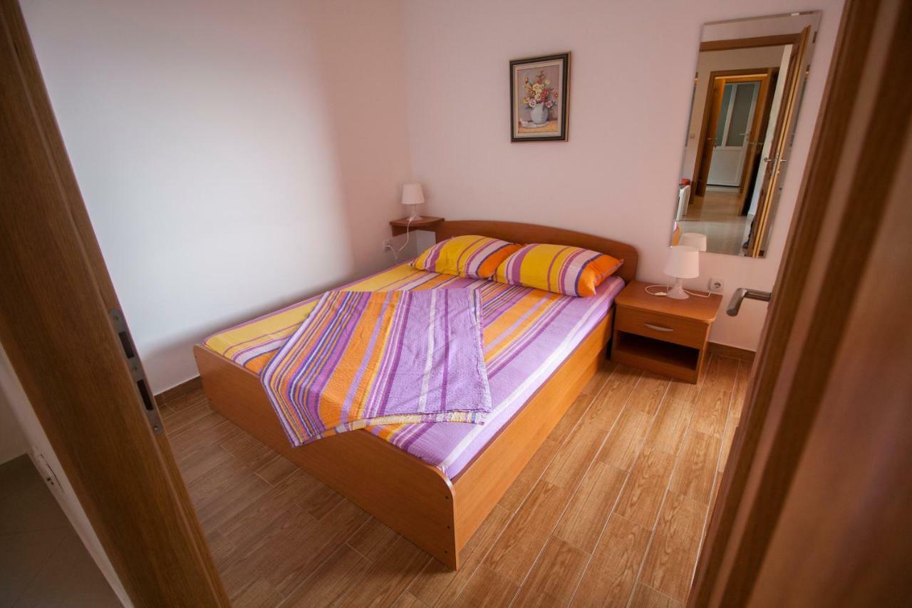 Apartments Knezovic Gradac (Split-Dalmatia) Exterior foto
