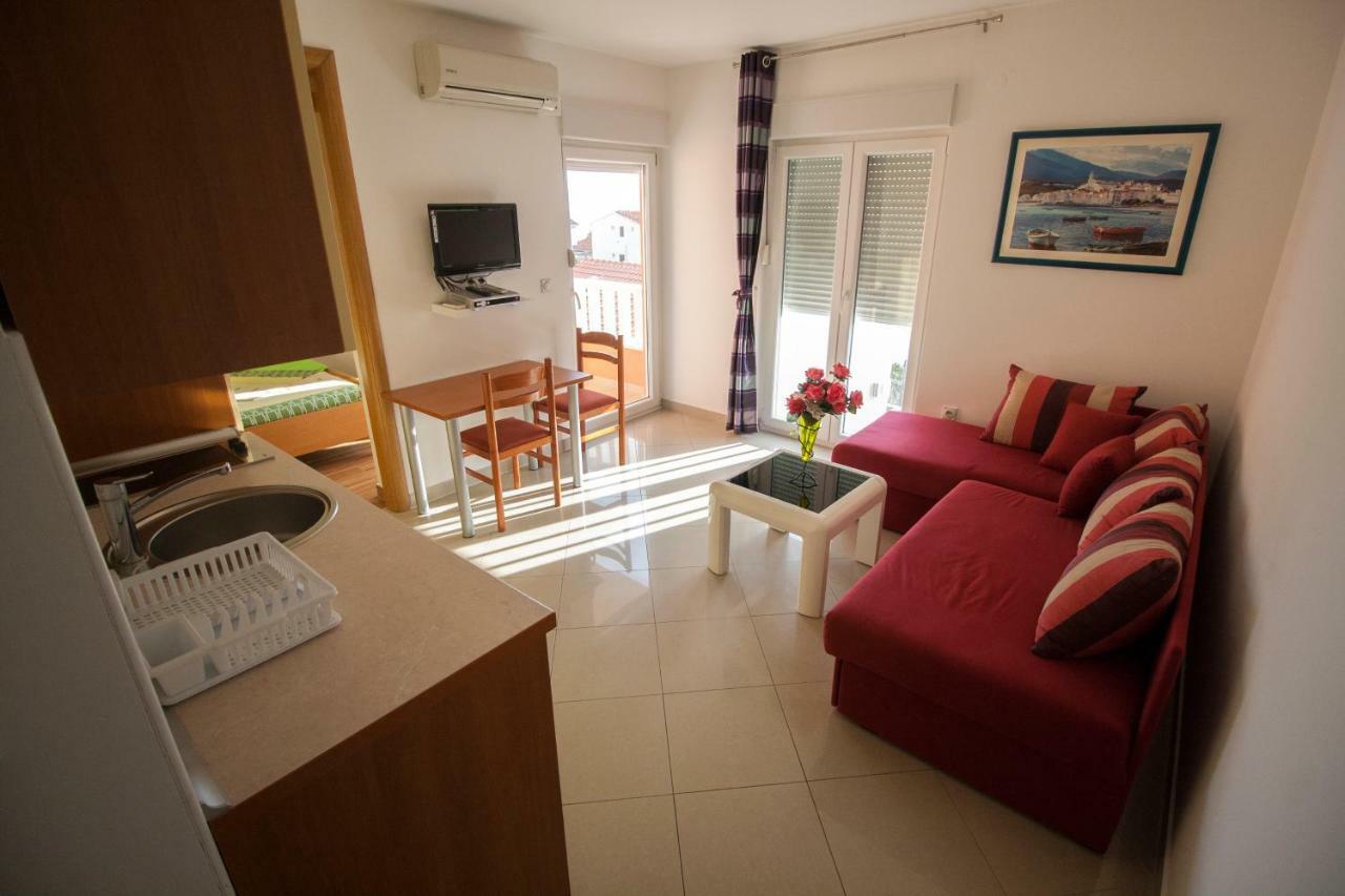 Apartments Knezovic Gradac (Split-Dalmatia) Exterior foto