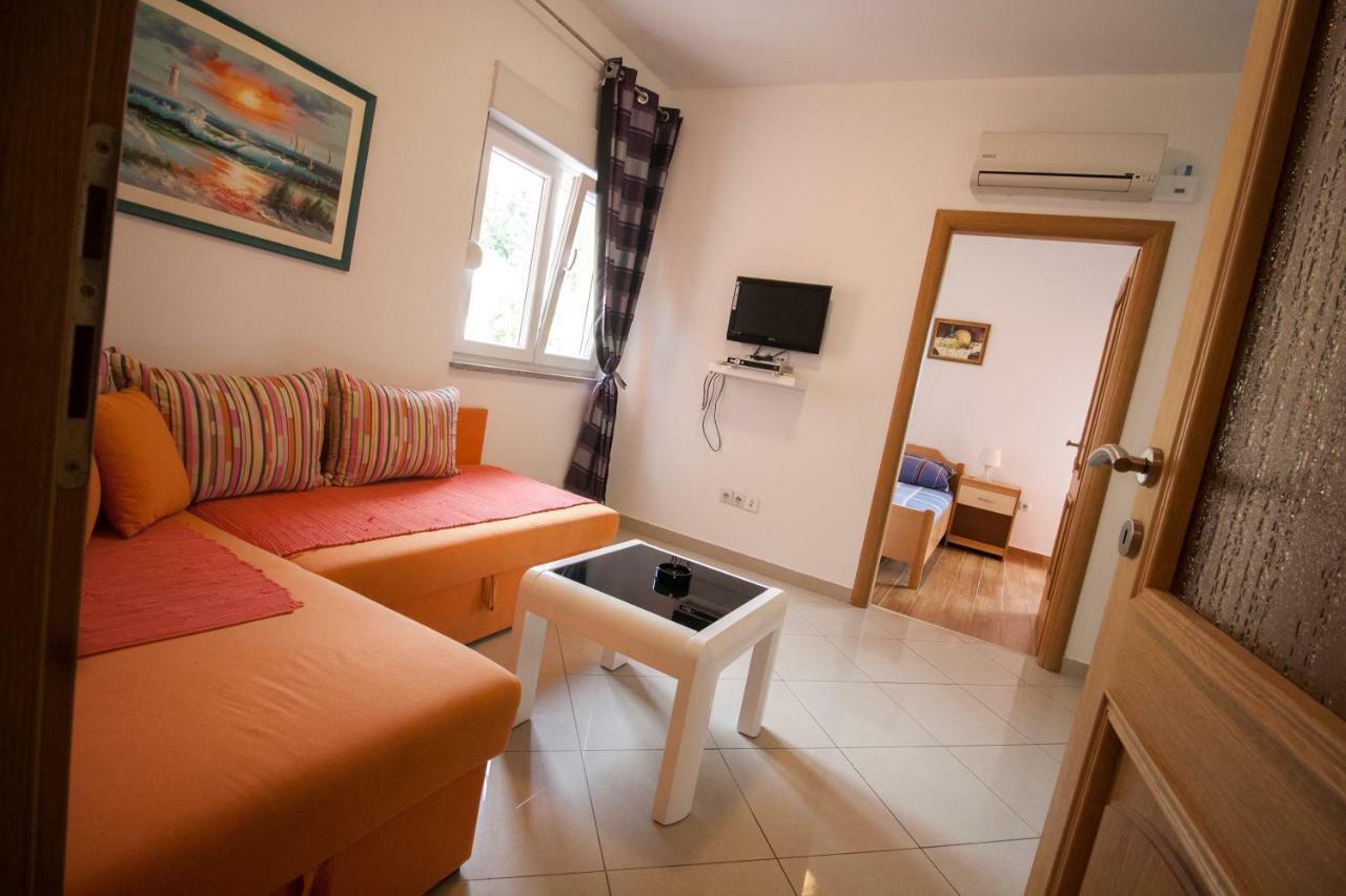 Apartments Knezovic Gradac (Split-Dalmatia) Exterior foto