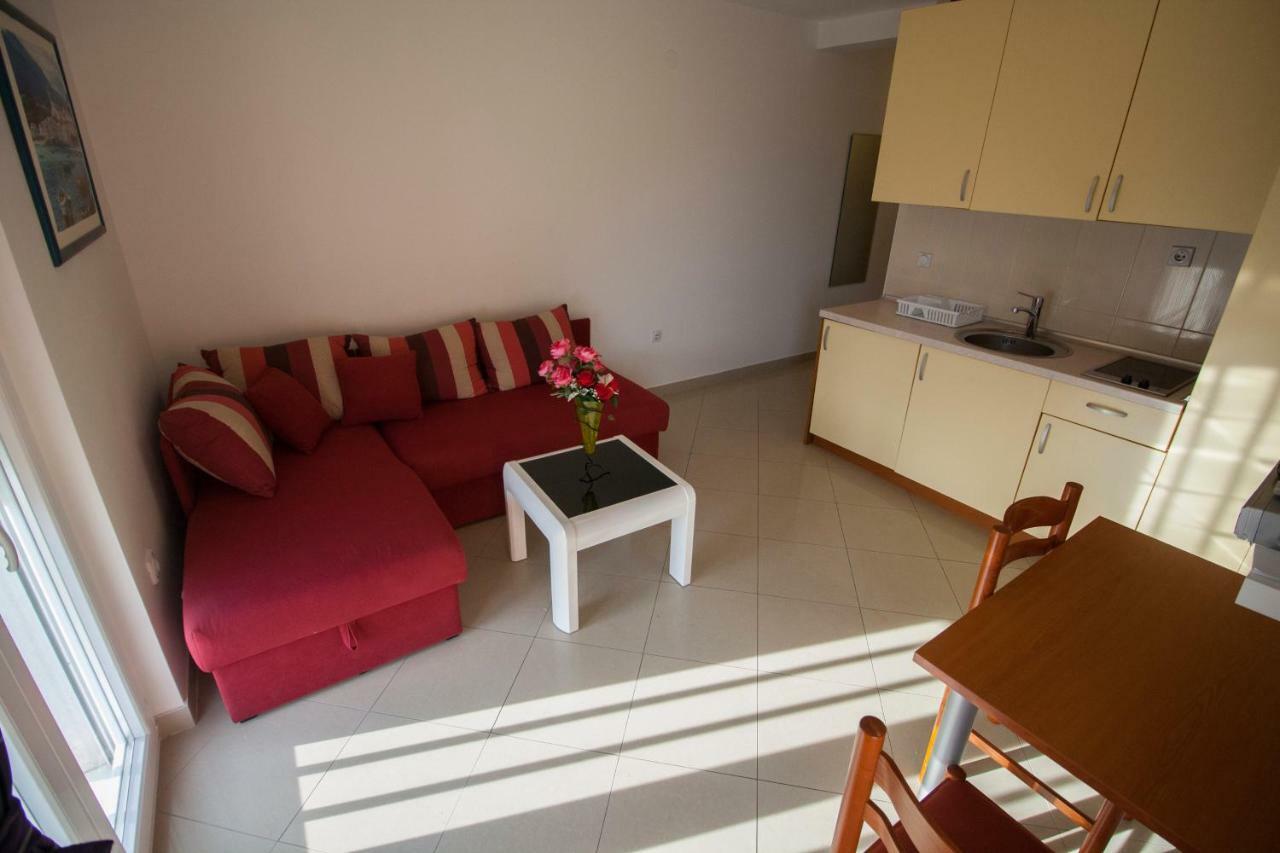 Apartments Knezovic Gradac (Split-Dalmatia) Exterior foto
