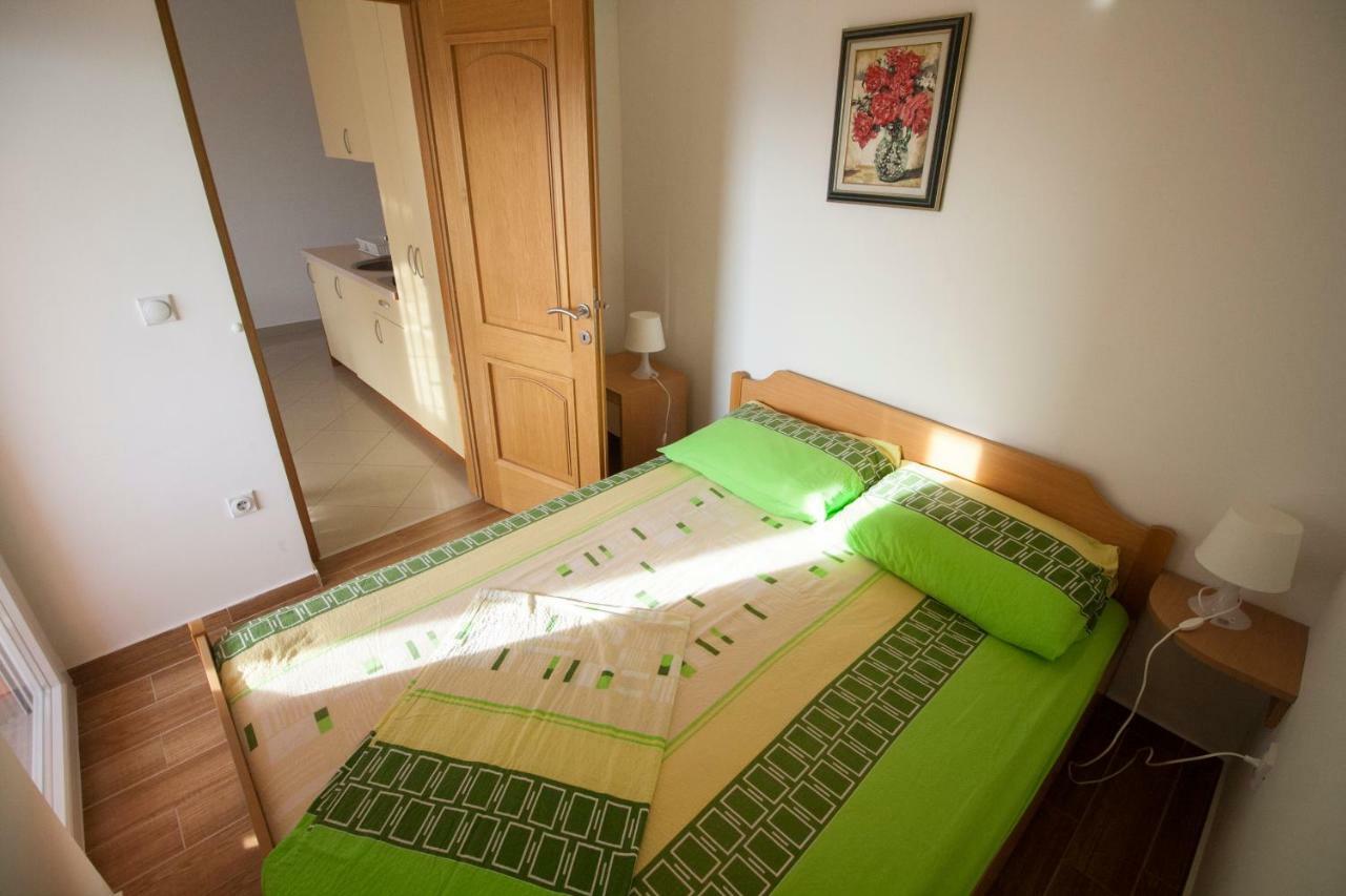 Apartments Knezovic Gradac (Split-Dalmatia) Exterior foto