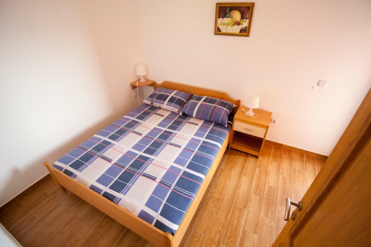 Apartments Knezovic Gradac (Split-Dalmatia) Exterior foto