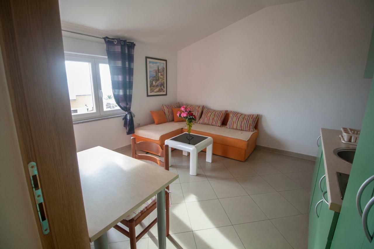 Apartments Knezovic Gradac (Split-Dalmatia) Exterior foto