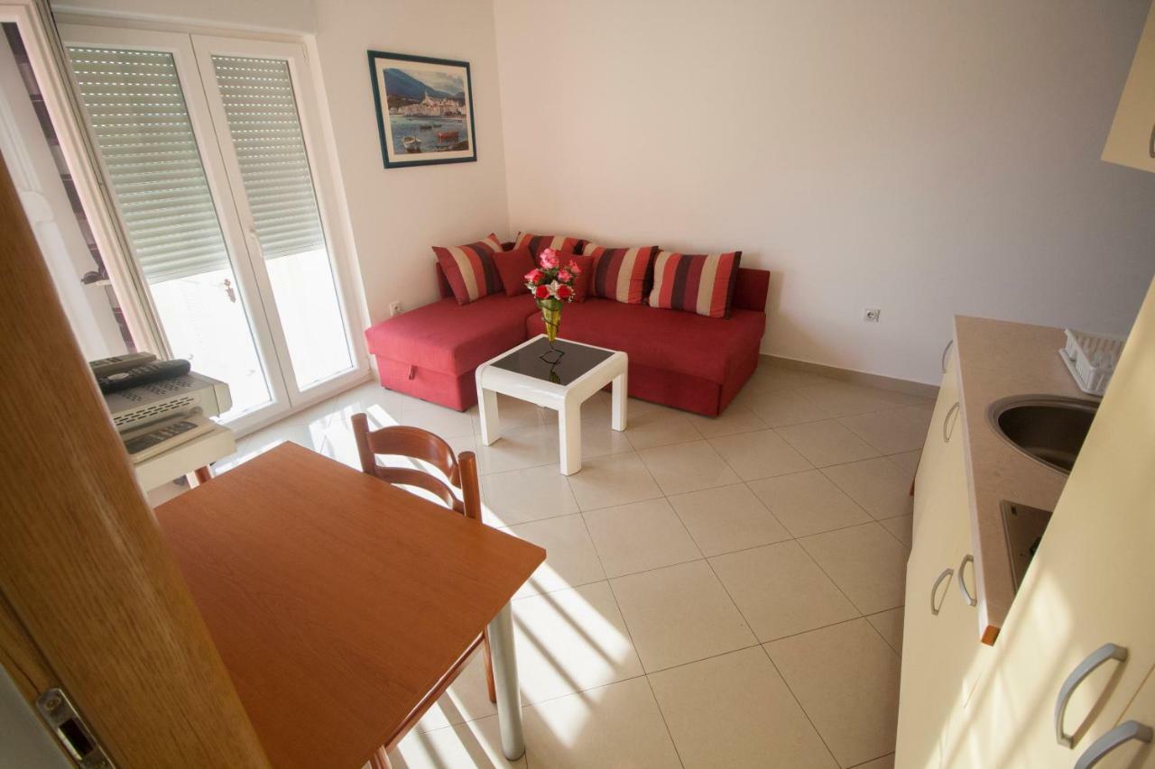 Apartments Knezovic Gradac (Split-Dalmatia) Exterior foto