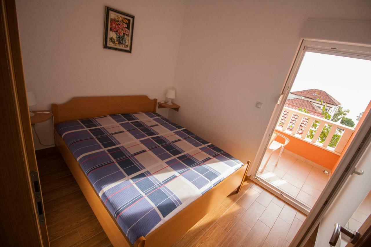 Apartments Knezovic Gradac (Split-Dalmatia) Exterior foto