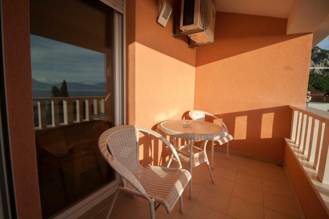 Apartments Knezovic Gradac (Split-Dalmatia) Exterior foto